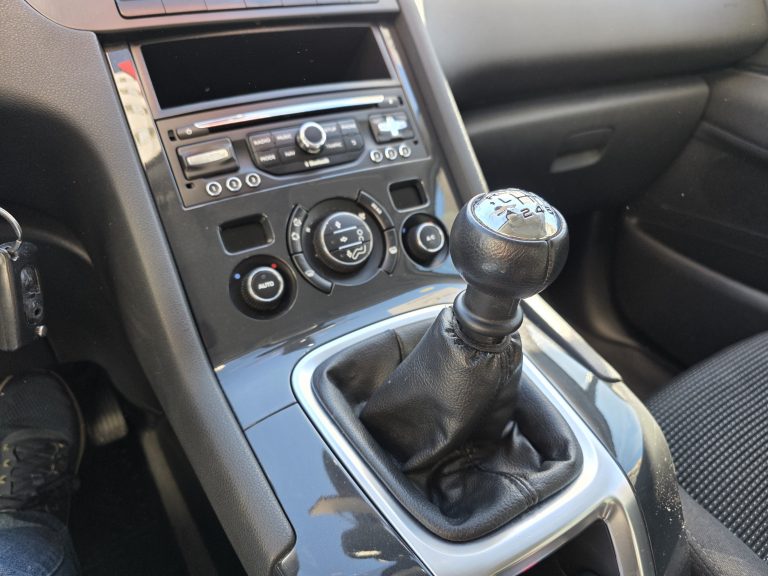 PEUGEOT 5008 Allure1.2 130 CV