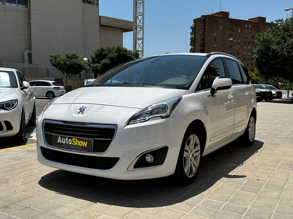PEUGEOT 5008 130 cv